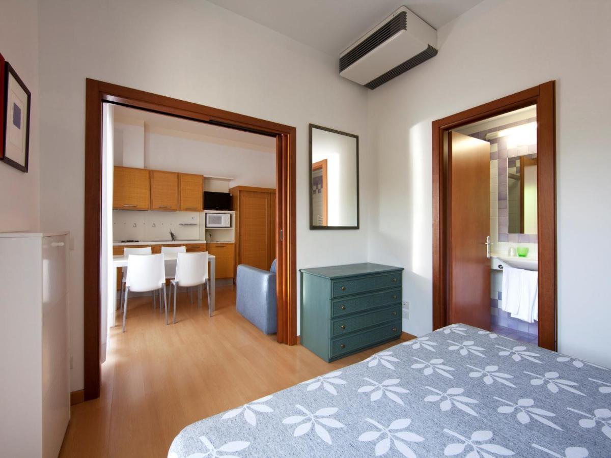 Aparthotel La Pineta Лидо ди Йезоло Стая снимка